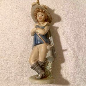 Vintage Lladro NAO Boy Musketeer Swordsman with feather in hat 1987